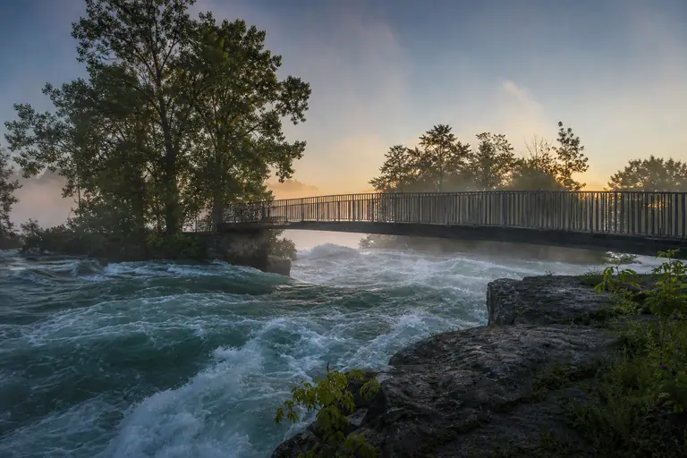 Photoreal editorial image for How to Plan a Niagara Falls Weekend Without Rushing the Water
