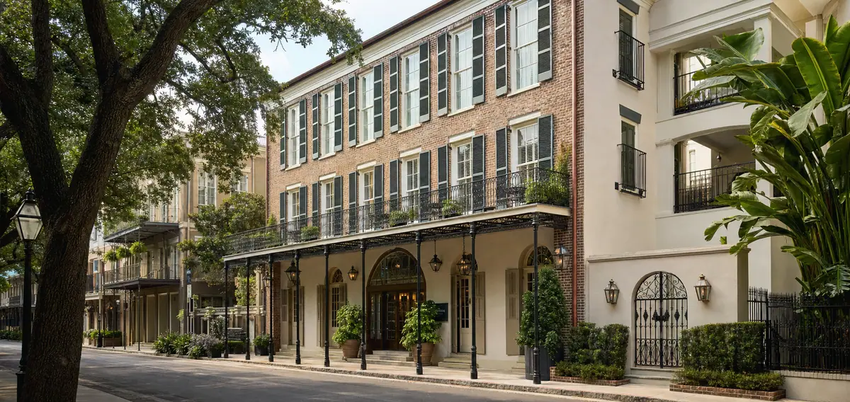 Photoreal exterior of Holiday Inn French Quarter-Chateau Lemoyne by IHG in New Orleans