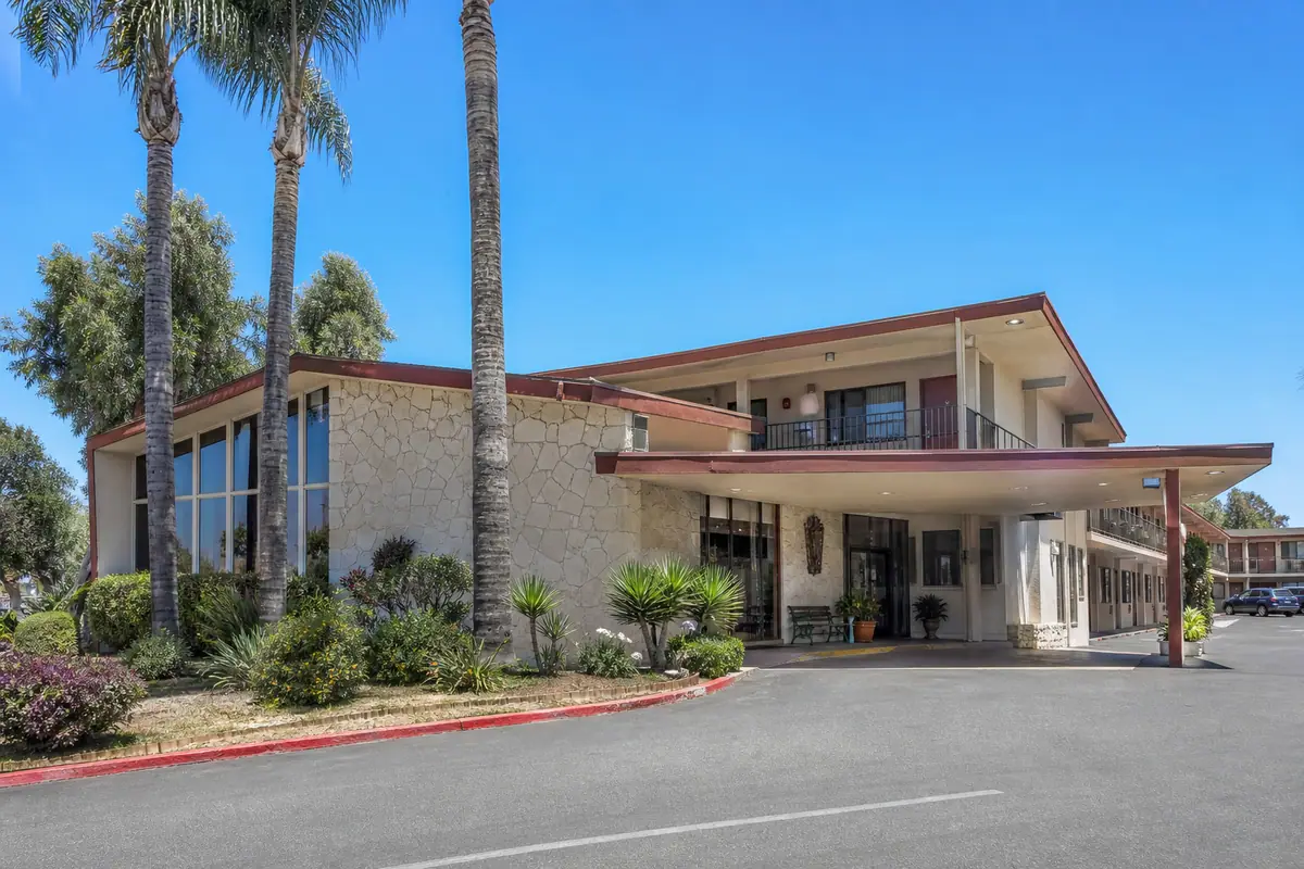 Photoreal exterior of Kings Inn San Diego in San Diego